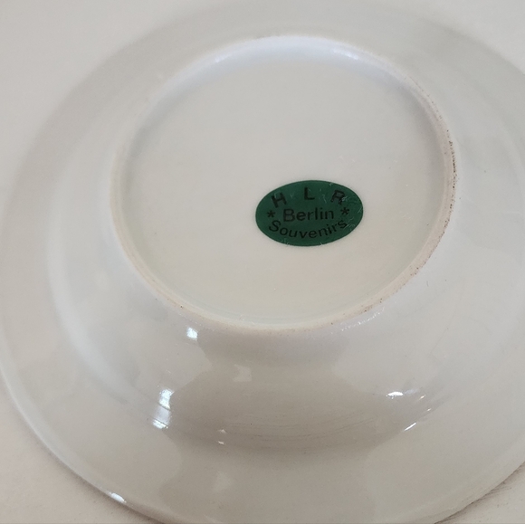 Vintage Ashtray Berlin Germany Landmarks Home Decor Plate - Picture 2 of 4